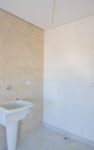 Casa à venda com 120m², 2 quartos e 2 vagas Casa à venda com 120m², 2 quartos e 2 vagasCozinha/Área de serviço