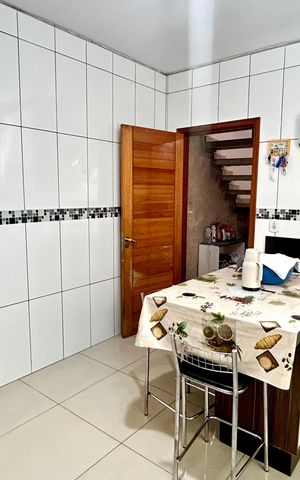 Casa à venda com 250m², 4 quartos e 2 vagas Casa à venda com 250m², 4 quartos e 2 vagasCozinha