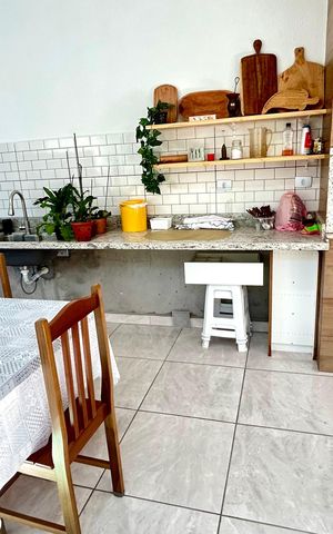Casa à venda com 250m², 4 quartos e 2 vagas Casa à venda com 250m², 4 quartos e 2 vagasCozinha