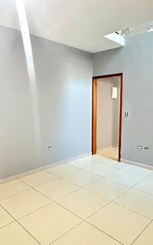 Casa à venda com 250m², 4 quartos e 2 vagas Casa à venda com 250m², 4 quartos e 2 vagasSala