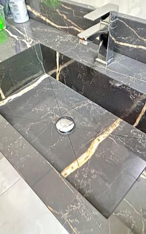 Casa à venda com 250m², 4 quartos e 2 vagas Casa à venda com 250m², 4 quartos e 2 vagasBanheiro 1