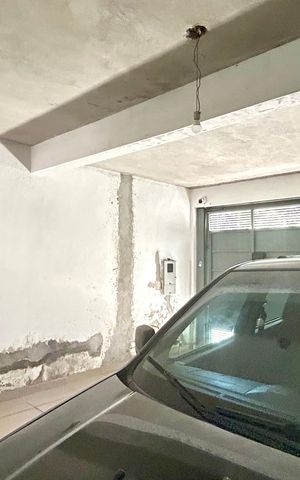 Casa à venda com 250m², 4 quartos e 2 vagas Casa à venda com 250m², 4 quartos e 2 vagasGaragem
