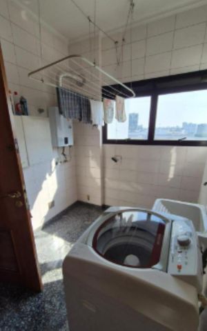 Apartamento à venda com 145m², 3 quartos e 2 vagas Apartamento à venda com 145m², 3 quartos e 2 vagasÁrea de serviço