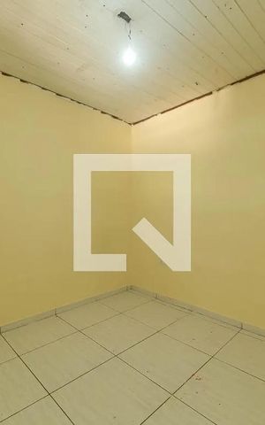 Casa para alugar com 35m², 1 quarto e sem vaga