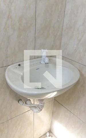 Casa para alugar com 35m², 1 quarto e sem vaga