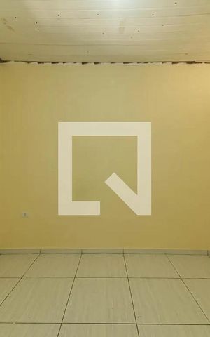Casa para alugar com 35m², 1 quarto e sem vaga