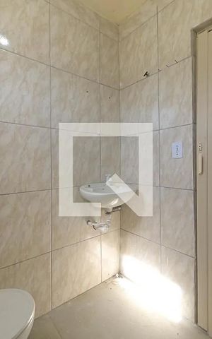 Casa para alugar com 35m², 1 quarto e sem vaga