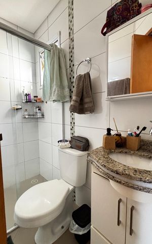 Apartamento à venda com 56m², 2 quartos e 1 vaga Apartamento à venda com 56m², 2 quartos e 1 vagaBanheiro