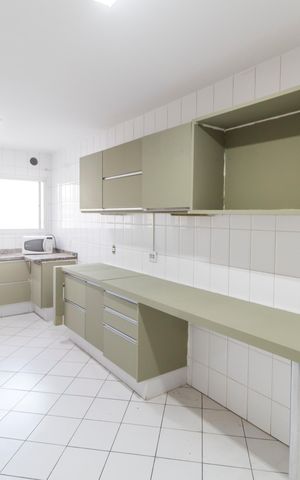 Apartamento à venda com 165m², 3 quartos e 3 vagas Apartamento à venda com 165m², 3 quartos e 3 vagasCozinha