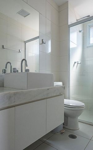 Apartamento à venda com 109m², 2 quartos e 2 vagas Apartamento à venda com 109m², 2 quartos e 2 vagasBanheiro da suíte 1