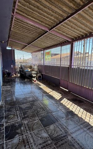 Casa à venda com 150m², 2 quartos e 2 vagas Casa à venda com 150m², 2 quartos e 2 vagasGaragem