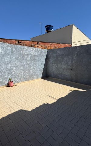 Casa à venda com 150m², 2 quartos e 2 vagas Casa à venda com 150m², 2 quartos e 2 vagasQuintal