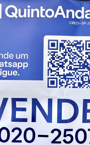 Casa à venda com 199m², 4 quartos e 2 vagas Casa à venda com 199m², 4 quartos e 2 vagasPlaquinha