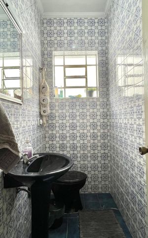 Casa à venda com 199m², 4 quartos e 2 vagas Casa à venda com 199m², 4 quartos e 2 vagasLavabo