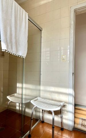 Casa à venda com 199m², 4 quartos e 2 vagas Casa à venda com 199m², 4 quartos e 2 vagasBanheiro Corredor