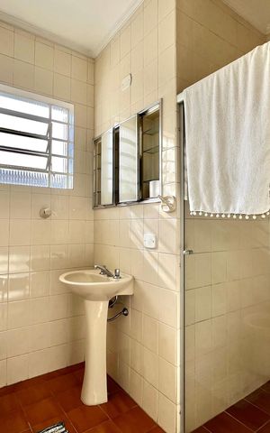 Casa à venda com 199m², 4 quartos e 2 vagas Casa à venda com 199m², 4 quartos e 2 vagasBanheiro Corredor