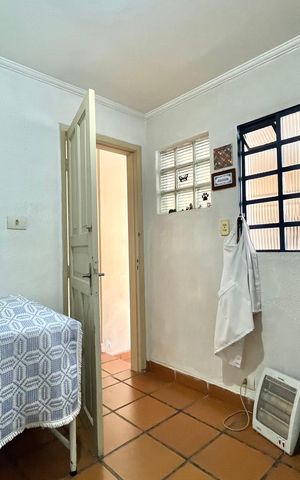 Casa à venda com 199m², 4 quartos e 2 vagas Casa à venda com 199m², 4 quartos e 2 vagasQuarto de Serviço