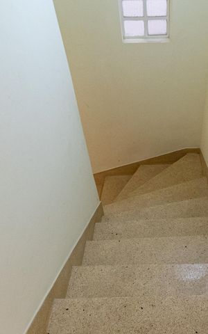 Casa para alugar com 178m², 3 quartos e 2 vagasEscada