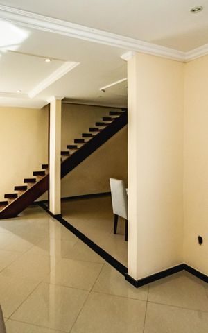 Casa para alugar com 250m², 3 quartos e 5 vagasSala