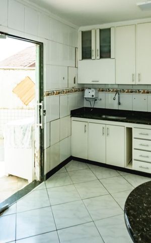 Casa para alugar com 250m², 3 quartos e 5 vagasCozinha