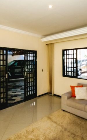 Casa para alugar com 250m², 3 quartos e 5 vagasSala