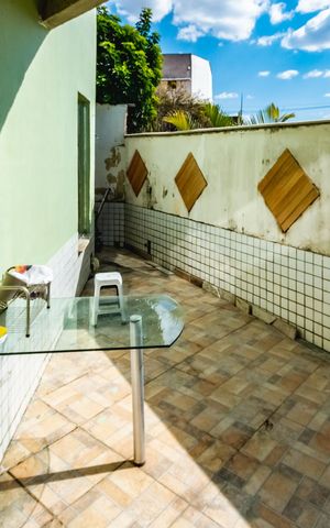 Casa para alugar com 250m², 3 quartos e 5 vagasÁrea de Serviço