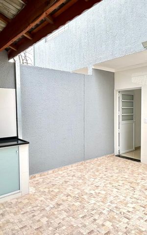 Casa à venda com 125m², 3 quartos e 2 vagas Casa à venda com 125m², 3 quartos e 2 vagasÁrea de Serviço