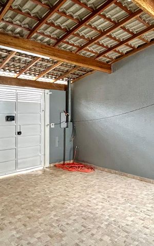 Casa à venda com 125m², 3 quartos e 2 vagas Casa à venda com 125m², 3 quartos e 2 vagasGaragem