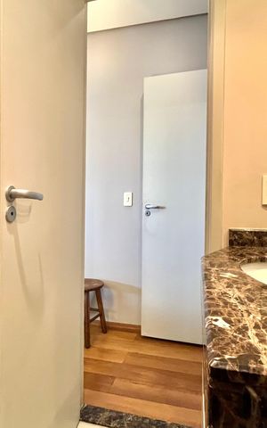 Apartamento à venda com 173m², 3 quartos e 3 vagas Apartamento à venda com 173m², 3 quartos e 3 vagasLavabo