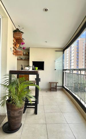 Apartamento à venda com 173m², 3 quartos e 3 vagas Apartamento à venda com 173m², 3 quartos e 3 vagasVaranda