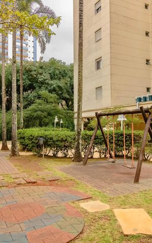 Apartamento à venda com 173m², 3 quartos e 3 vagas Apartamento à venda com 173m², 3 quartos e 3 vagasÁrea comum - Playground