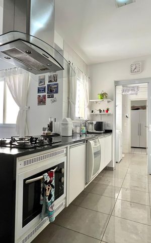 Apartamento à venda com 173m², 3 quartos e 3 vagas Apartamento à venda com 173m², 3 quartos e 3 vagasCozinha