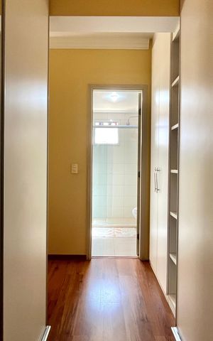 Apartamento à venda com 173m², 3 quartos e 3 vagas Apartamento à venda com 173m², 3 quartos e 3 vagasCloset da Suíte 3