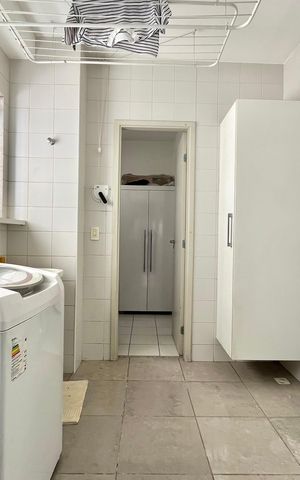 Apartamento à venda com 173m², 3 quartos e 3 vagas Apartamento à venda com 173m², 3 quartos e 3 vagasÁrea de Serviço