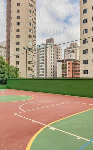 Apartamento à venda com 173m², 3 quartos e 3 vagas Apartamento à venda com 173m², 3 quartos e 3 vagasÁrea comum - Quadra