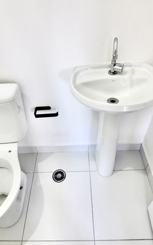 Apartamento para alugar com 35m², 2 quartos e sem vaga Apartamento para alugar com 35m², 2 quartos e sem vagaBanheiro