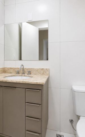 Apartamento para alugar com 57m², 2 quartos e 2 vagas Apartamento para alugar com 57m², 2 quartos e 2 vagasBanheiro