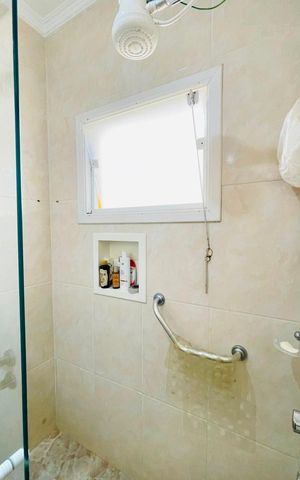 Casa de condomínio para alugar com 234m², 5 quartos e 6 vagas Casa de condomínio para alugar com 234m², 5 quartos e 6 vagasBanheiro