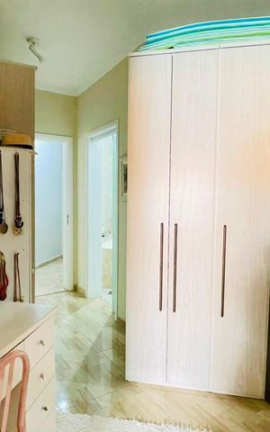 Casa de condomínio para alugar com 234m², 5 quartos e 6 vagas Casa de condomínio para alugar com 234m², 5 quartos e 6 vagasCloset da suíte