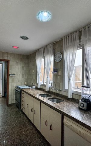 Apartamento para alugar com 254m², 3 quartos e 2 vagas Apartamento para alugar com 254m², 3 quartos e 2 vagasCozinha