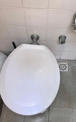 Apartamento para alugar com 254m², 3 quartos e 2 vagas Apartamento para alugar com 254m², 3 quartos e 2 vagasÁrea de Serviço - Banheiro