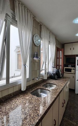 Apartamento para alugar com 254m², 3 quartos e 2 vagas Apartamento para alugar com 254m², 3 quartos e 2 vagasCozinha
