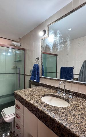 Apartamento para alugar com 254m², 3 quartos e 2 vagas Apartamento para alugar com 254m², 3 quartos e 2 vagasSuíte - Banheiro