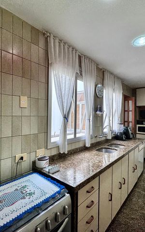 Apartamento para alugar com 254m², 3 quartos e 2 vagas Apartamento para alugar com 254m², 3 quartos e 2 vagasCozinha