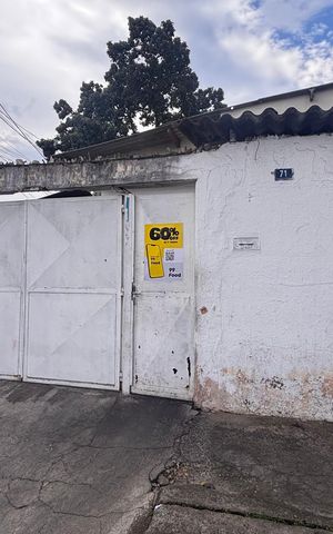 Casa à venda com 130m², 2 quartos e 4 vagas Casa à venda com 130m², 2 quartos e 4 vagasFachada