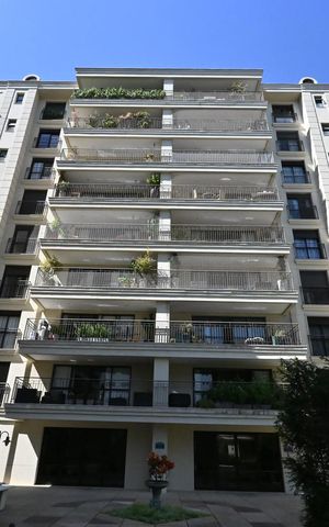 Apartamento à venda com 191m², 3 quartos e 4 vagasFachada