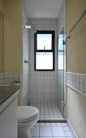 Apartamento à venda com 191m², 3 quartos e 4 vagasBanheiro