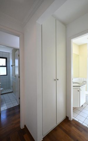 Apartamento à venda com 191m², 3 quartos e 4 vagasCorredor