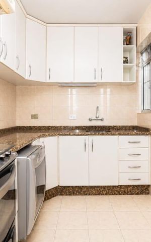 Casa para alugar com 275m², 4 quartos e 2 vagas Casa para alugar com 275m², 4 quartos e 2 vagasCozinha