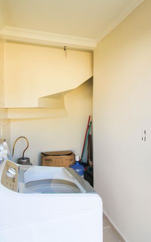Casa de condomínio à venda com 100m², 2 quartos e 2 vagas Casa de condomínio à venda com 100m², 2 quartos e 2 vagasÁrea de Serviço
